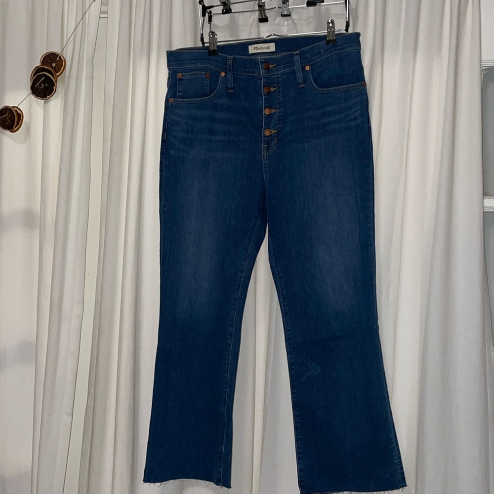 SOLD!! Madewell Cali Demi boot crop jeans size 32